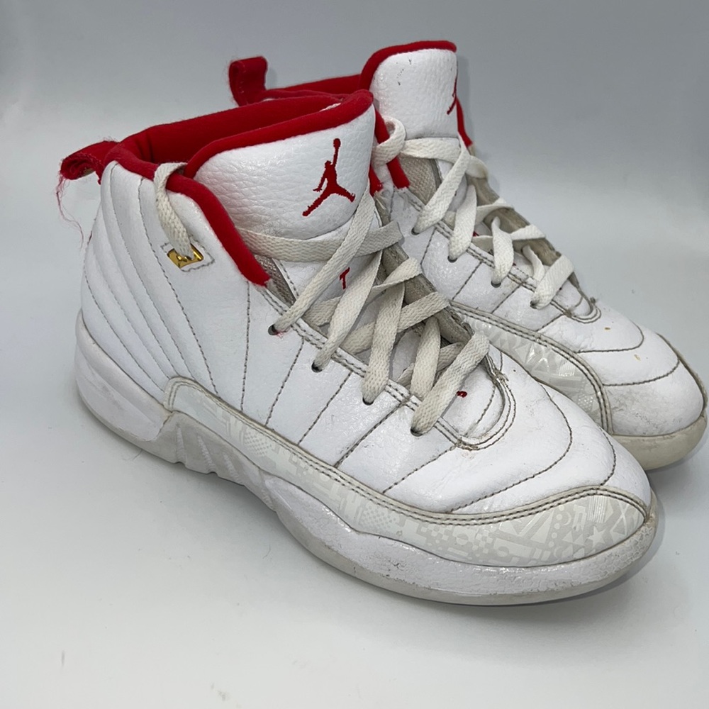 Jordan retro youth size 3y red and white